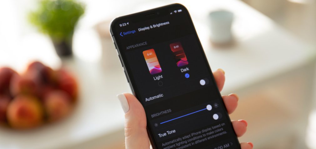 HOW TO CHANGE THE THEME OF YOUR IPHONE